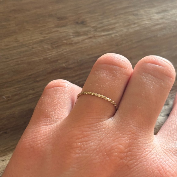 Twisted Ring - Picture 2 of 3